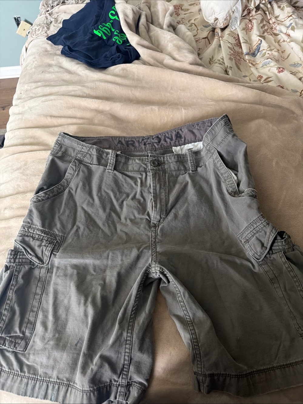 Arizona Jean Company Gray Casual Shorts with Interior Label